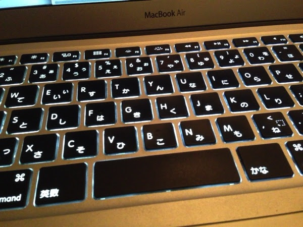 Macbook Air Pro キーボードバックライトをオン オフする方法 ネタフル
