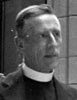 Pierre Teilhard de Chardin, un joven sacerdote jesuita que encontró el hombre de Piltdown diente canino
