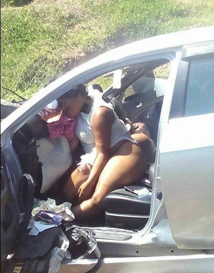 Tragic: Police Officer and His Female Lover Die While 'Having S*x' in a Moving Car (Graphic Photos)