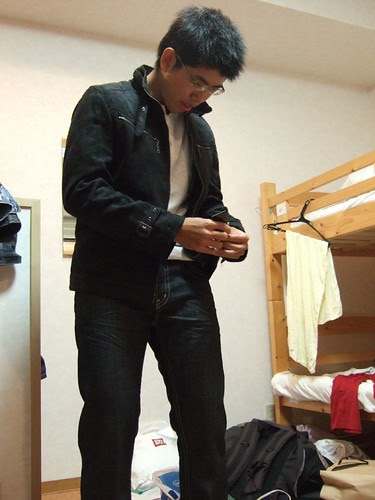 換上今天採買的衣服...要開始走秀了