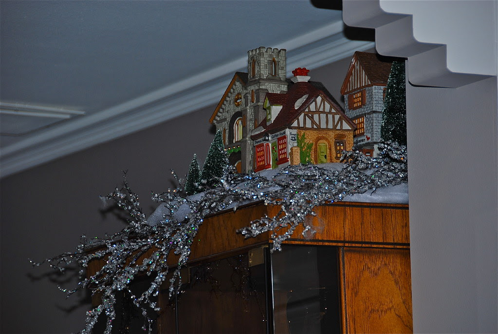 DECORATING THE TOP OF KITCHEN CABINETS : OF KITCHEN CAB 