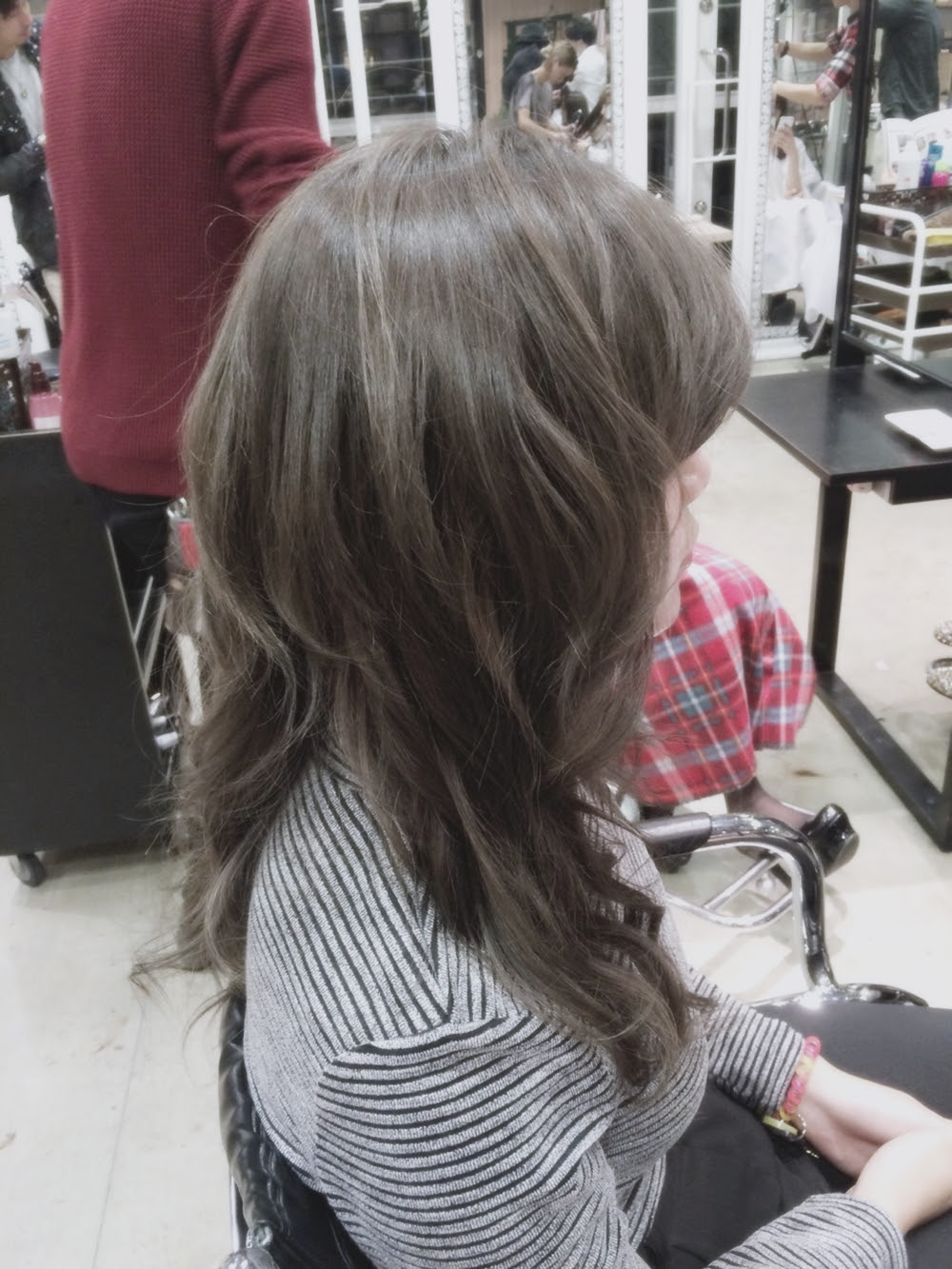 暗めプラチナアッシュ 光の加減で立体感が出てくるヘアカラー 15年春の髪色 美容師 谷垣良和オフィシャルブログ U Realm Ginza 銀座の美容室