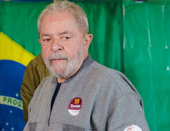 O ex-presidente Lula votou em São Bernardo do Campo deste domingo, 2 de outubro (Foto: Bete Marques/Brazil Photo Press / Ag. O Globo)