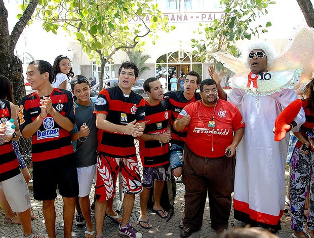 torcida Ronaldinho Gaúcho no hotel