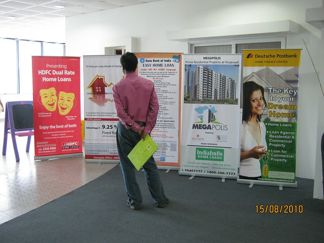 Megapolis Smart Homes 2, Hinjewadi Phase 3 - property buyer checking the special offers