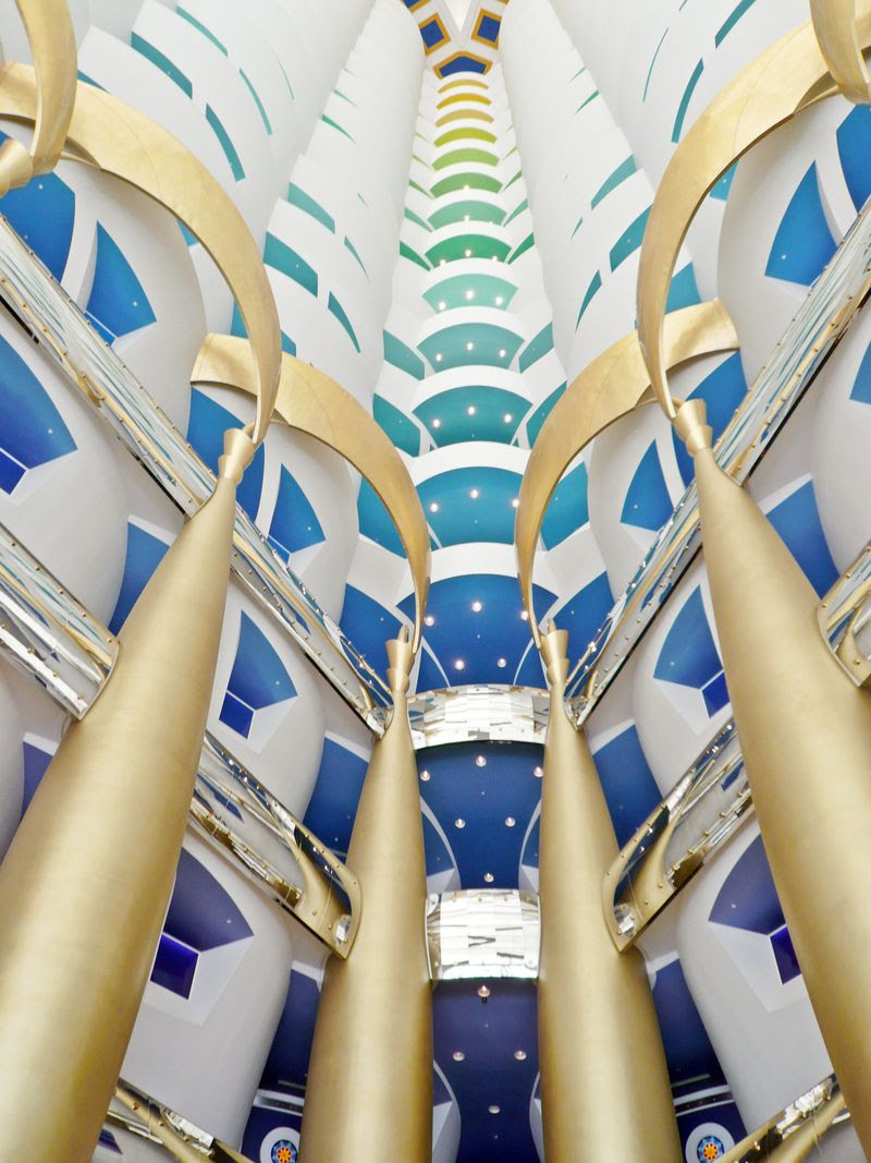 ドバイの７つ星 ブルジュ アル アラブ で夢の一夜を 全てが２階建てスイートの客室 豪華なプール アラブ首長国連邦 Lineトラベルjp 旅行ガイド