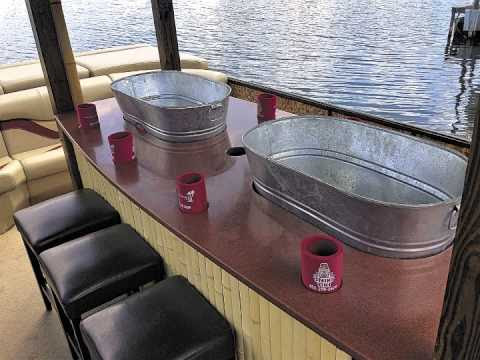 Tiki hut boat
