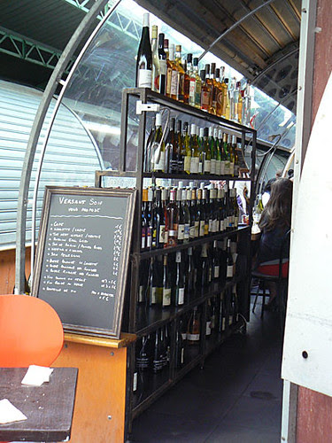 marché des enfants rouges bouteilles.jpg