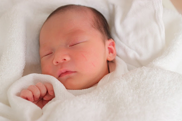 お通夜 ご葬儀のお子様の靴や服装は お子様連れの注意点 葬儀 家族葬 お葬式なら 花葬儀