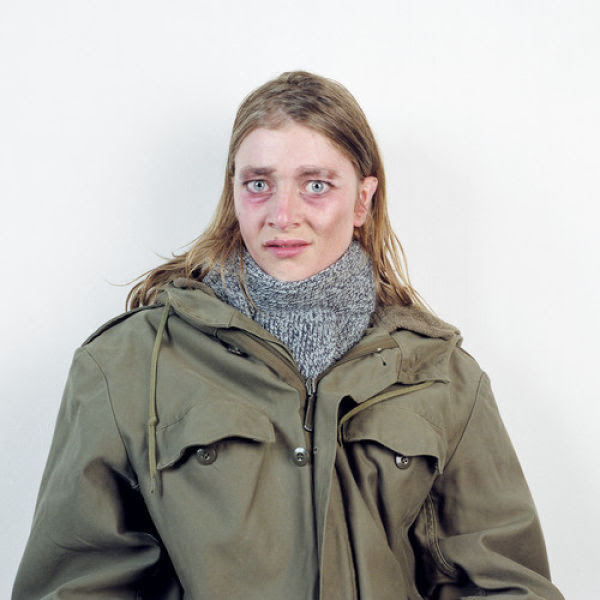 A Woman Who Looks Different in Every Picture (38 pics)