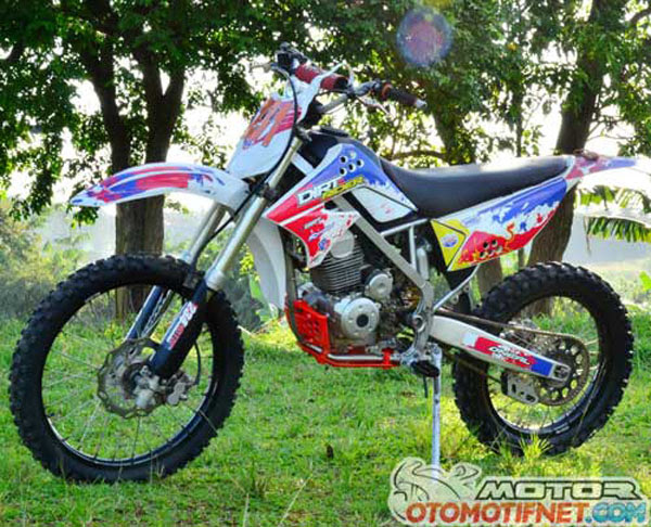15 Gambar Modifikasi Kawasaki KLX 150 dan D tracker 150 15 Gambar Modifikasi Kawasaki KLX 150 dan D tracker 150