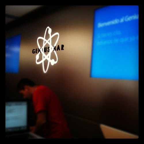 Genius bar en apple store valencia by rutroncal