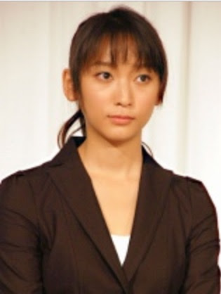 東出昌大と結婚した渡辺謙の娘 杏の髪型まとめ 三菱のcmほか Akogare