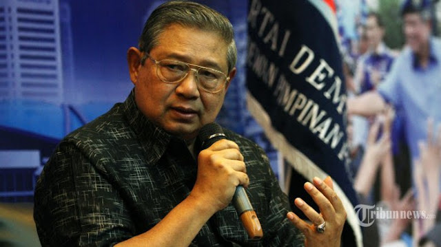 Tommy Sihotang" Supaya Jangan Ada Dusta, Pengacara Ahok Akan Minta SBY Bersaksi di Persidangan" http://ift.tt/20kt43r - Berita Kasus Ahok & SBY Terkini Terbaru Hari Ini - Tommy Sihotang, salah satu penasihat hukum terdakwa kasus dugaan penodaan agama Basuki Tjahaja Purnama (Ahok) mengatakan, akan meminta Ketua Umum Partai Demokrat Susilo Bambang Yudhoyono untuk dihadirkan di dalam persidangan.
