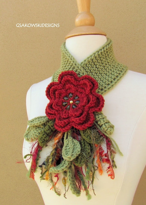 Brick Flower Scarflette