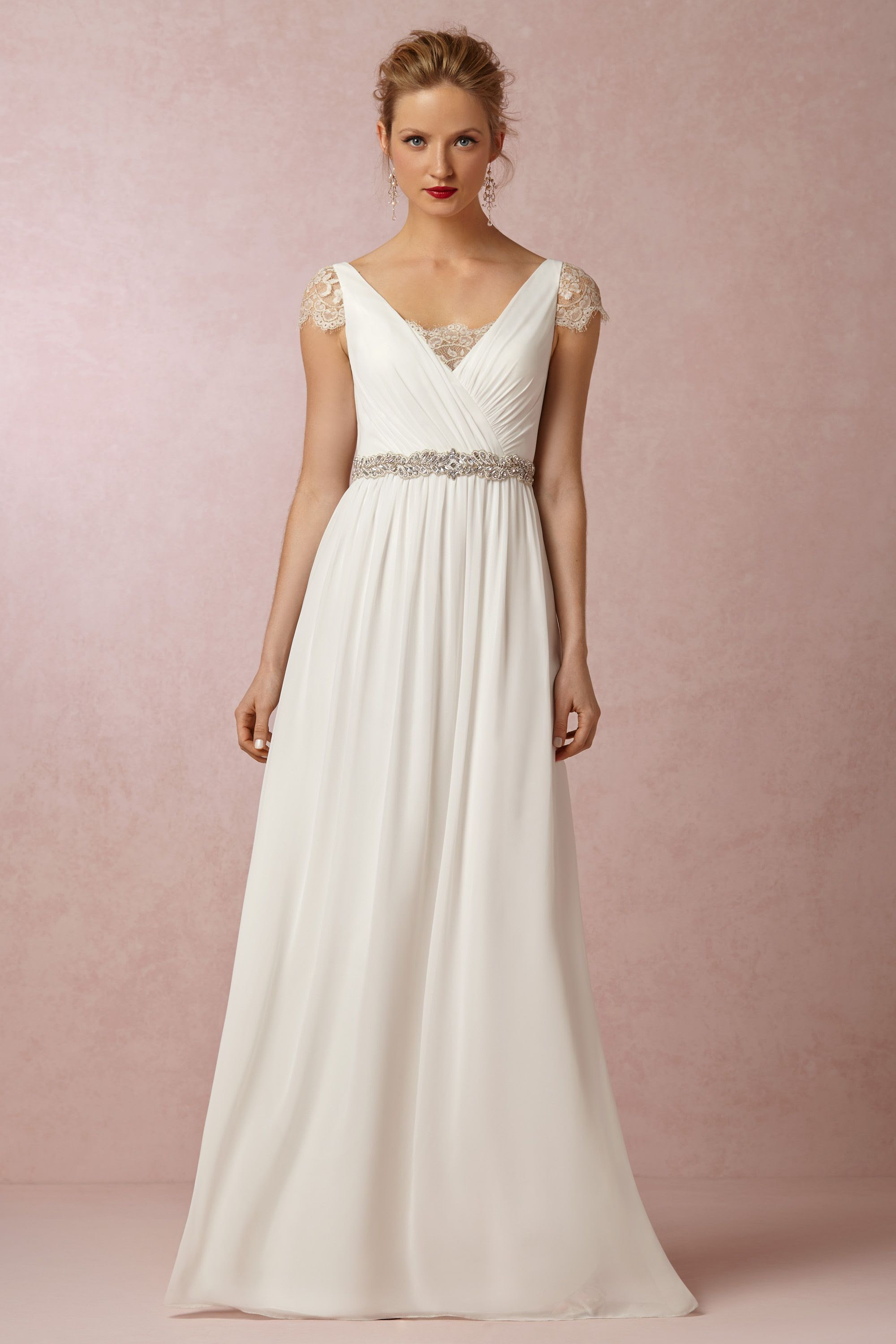40 Smokin Hot Wedding Dresses Under 500 40 Smokin Hot Wedding Dresses Under 500