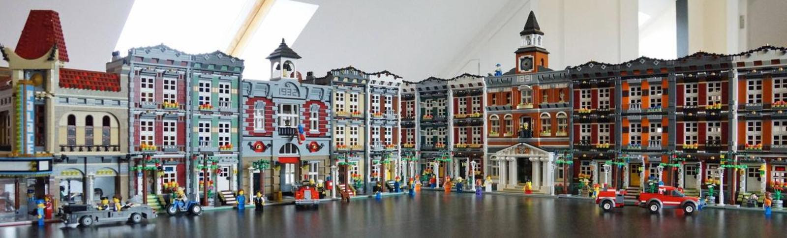 LEGO CUSTOM MODULAR BUILDING MEDIUM BLUE TOWN HOUSE like 