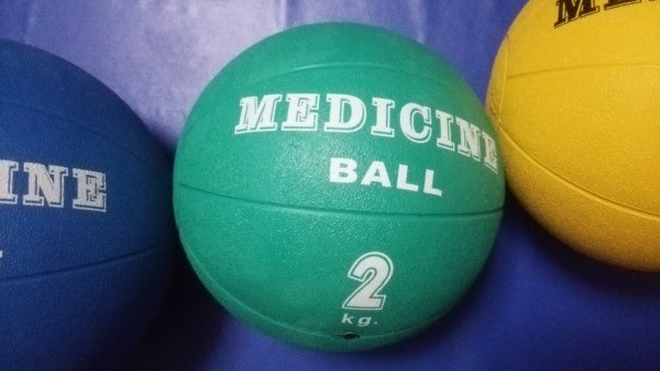サッカースローインのルールで反則や飛ばす方法と筋肉の鍛え方は Good Ball