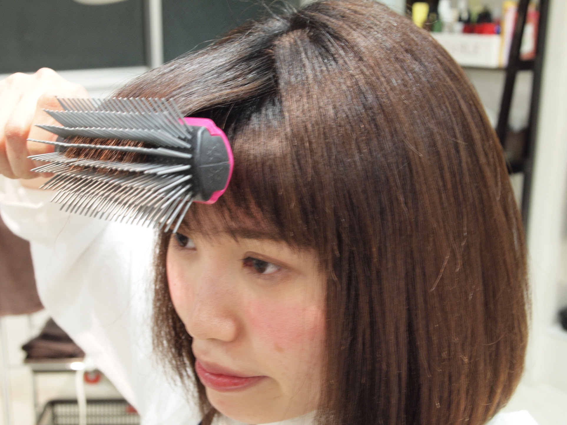 デンマンブラシを使ったストレートブロー