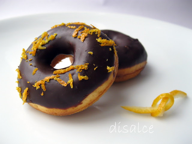 fırında , kabartma tozlu, labneli donut