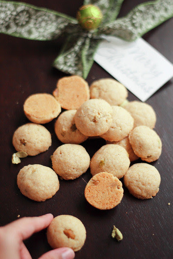 Nankhatais- Indian Wholewheat cardamom cookies
