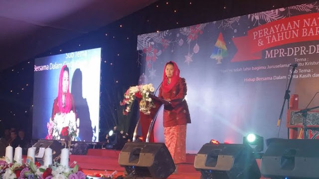 Yenny Wahid Berharap Tidak Ada Pelaporan Ketua MUI ke Polisi, Begini Jawaban Timses Ahok http://ift.tt/20kt43r - Berita Terkini Terbaru Hari Ini - JAKARTA - Menanggapi pemberitaan di berbagai media massa soal isu bahwa Basuki Tjahaja Purnama ingin melakukan proses hukum kepada Bapak KH Ma'ruf Amin, maka anggota Tim pemenangan Ahok - Djarot, David Rahardja menegaskan itu tidaklah benar.