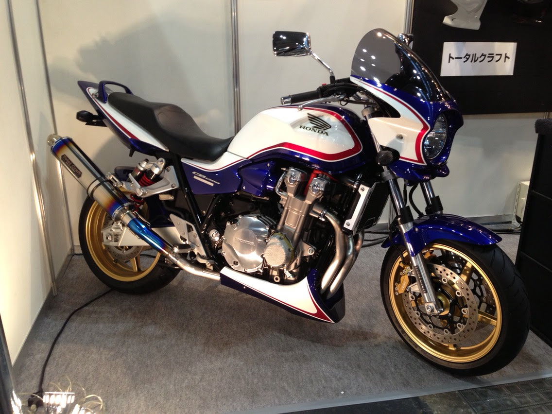 トータルクラフト ｃｂ１３００ｓｆ ｓｃ５４ ビキニカウル フルパワー フェンダーレス