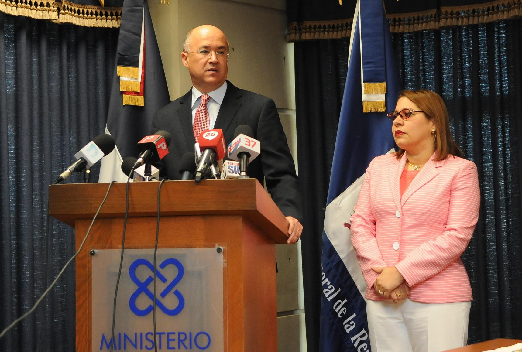 Procurador pide a fiscales “vigilen” proceso transición en alcaldías