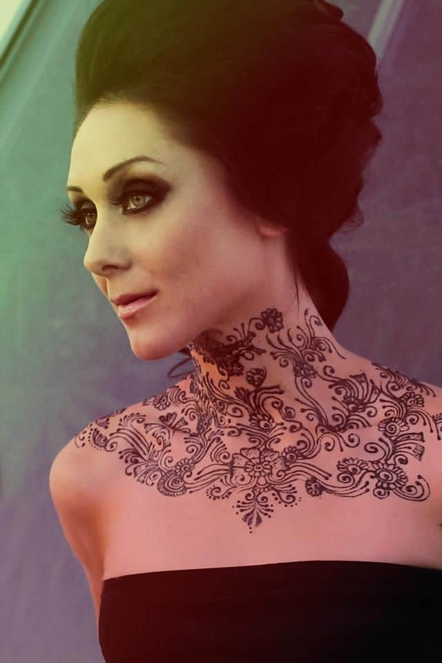 12 Superb Neck Mehndi Designs Collection - SheIdeas