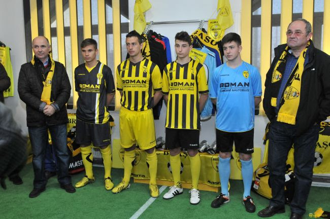 Clubul Fc Brasov Si A Deschis Noul Magazin Oficial News Brasov