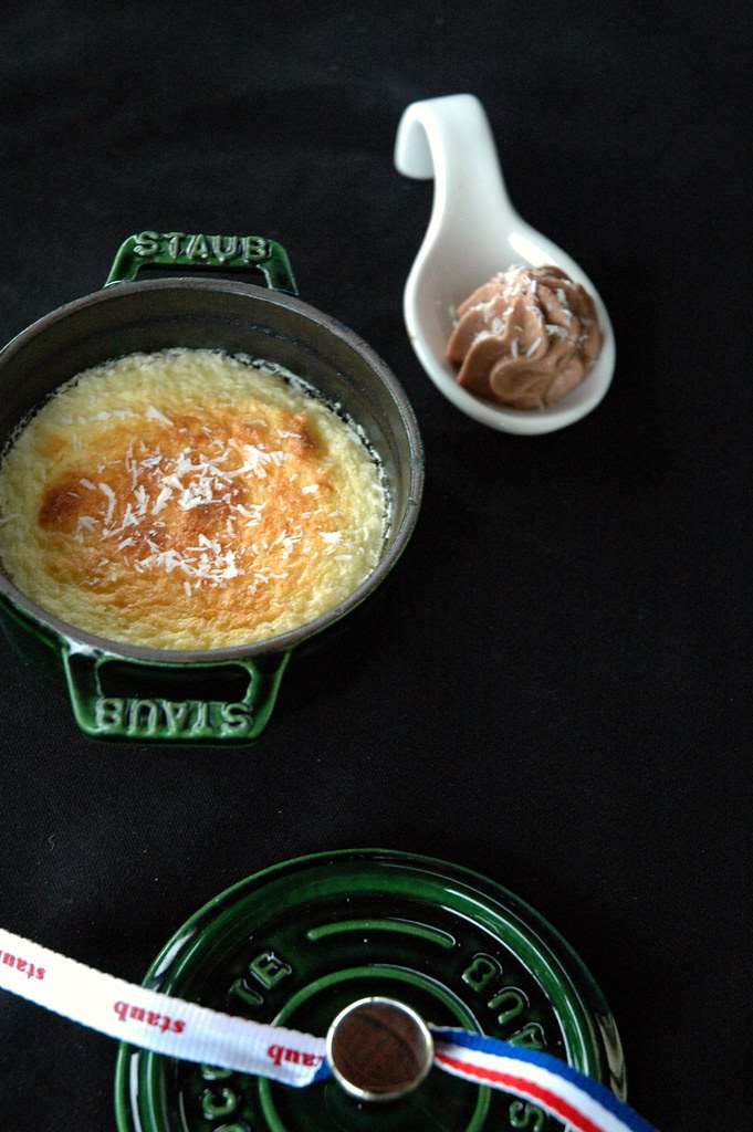 Flan alla noce di cocco e panna gianduia
