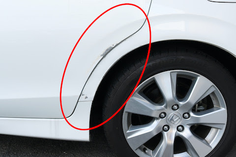 車の左後ろ側ドア辺り 死角部分を巻き込みでヘコミ 傷 費用をおさえる再生修理で解決 デントリペア ウインドリペア専門店 大阪 交野市のデントスマイル 京都 奈良 滋賀 兵庫からでも日帰り修理可能