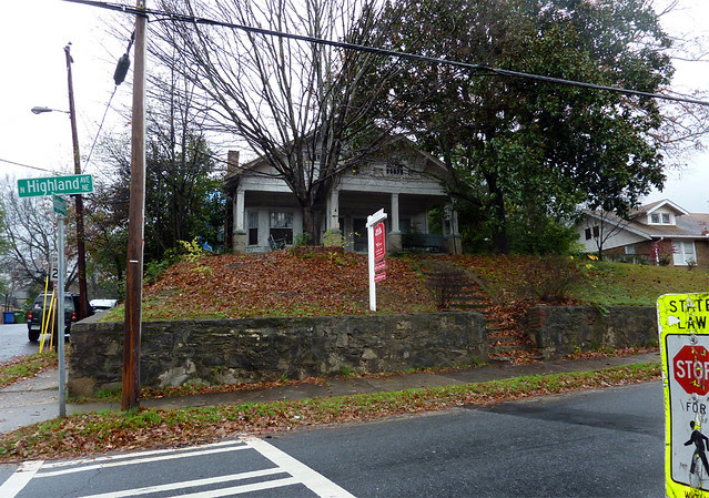P1020740-2011-11-28--1148-North-Highland-VaHi-Teardown-maybe-East-Facade-porch