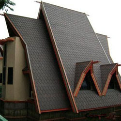 Paduan Modern dan Etnik Dayak Pada Atap dan Jendela Rumah Paduan Modern dan Etnik Dayak Pada Atap dan Jendela Rumah