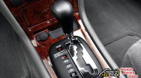 bagaimana memandu kereta auto