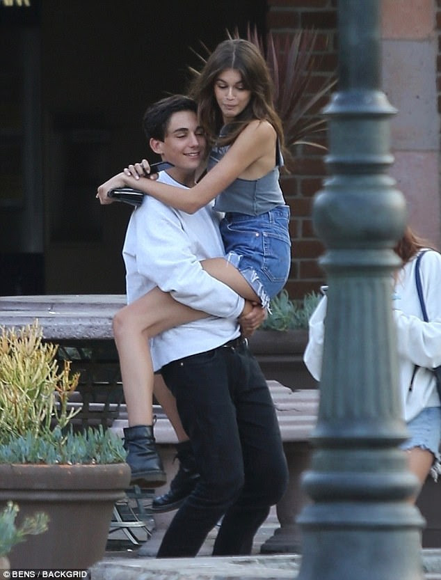 Cindy Crawford's Daughter Kaia Gerber Single or Dating ...