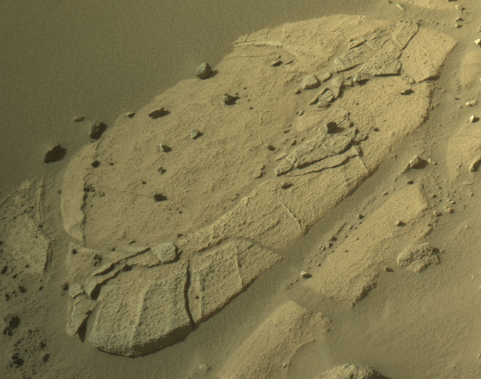 Rover spies rock features on Mars with odd circular shapes