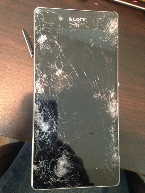 画面割れや液晶割れのスマホ スマートフォン からのデータ復旧 スマホデータ99