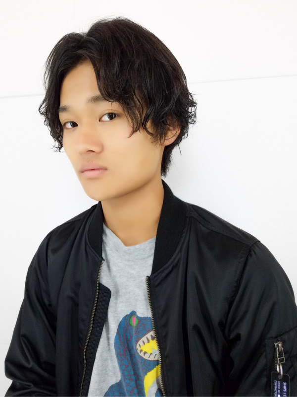 セミウェット センターパートメンズパーマ ヘアスタイル 美容院 美容室 モリオフロムロンドン 原宿本店 大宮 池袋 成増
