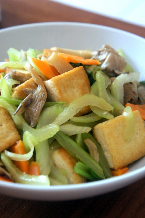 Stir-fry Celery, Mushroom & Tofu-002