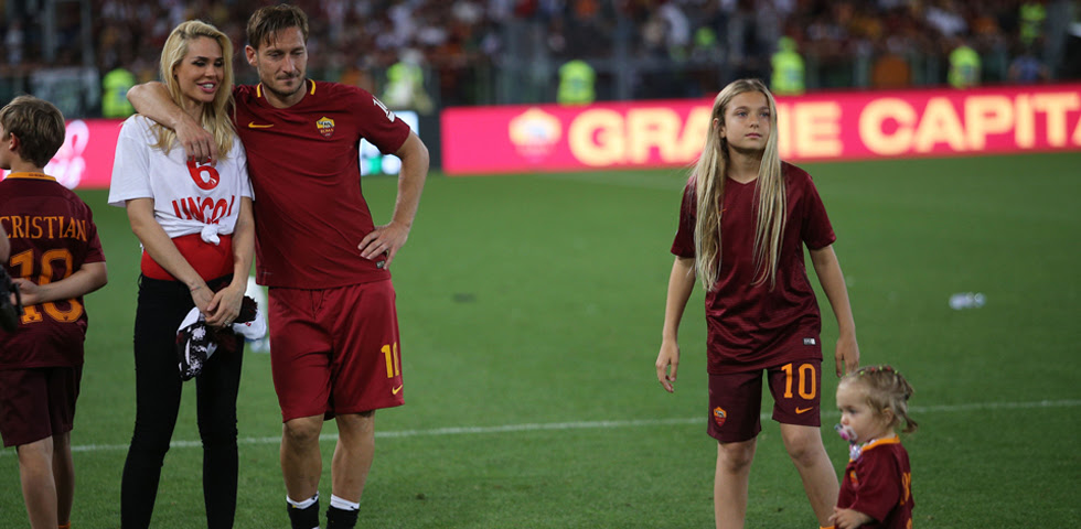 Totti day, l'abbraccio alla famiglia per l'addio all'Olimpico ...