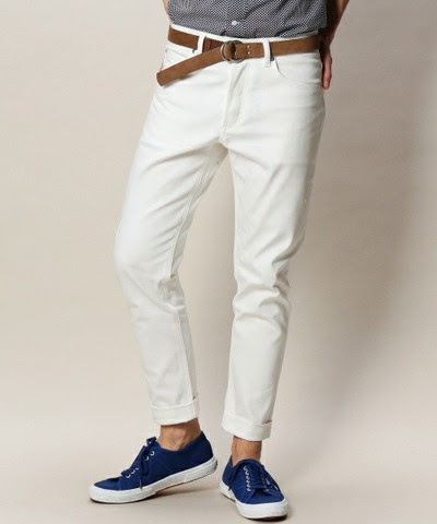 白ボトムでコーデがスゲー爽やか 透けないメンズ白デニムパンツ