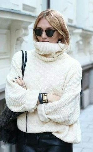 white and black / bag + leather skirt + oversized sweater