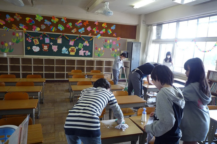 週間ニュースvol ７０ 平成２５年４月 南山田小学校 第３７回入学式 新みどりの虹 吹田市立南山田小学校ブログ