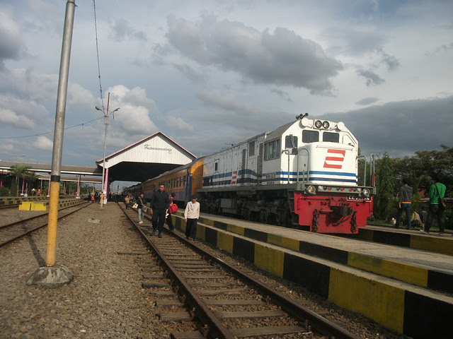 Kiaracondong Station