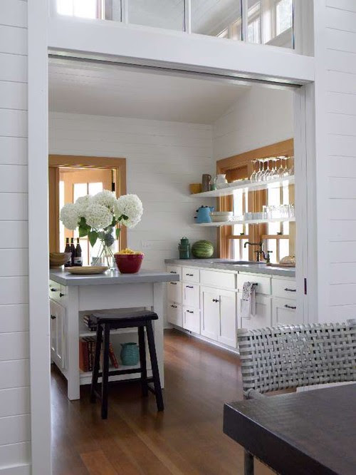 Main Cabin traditional kitchen