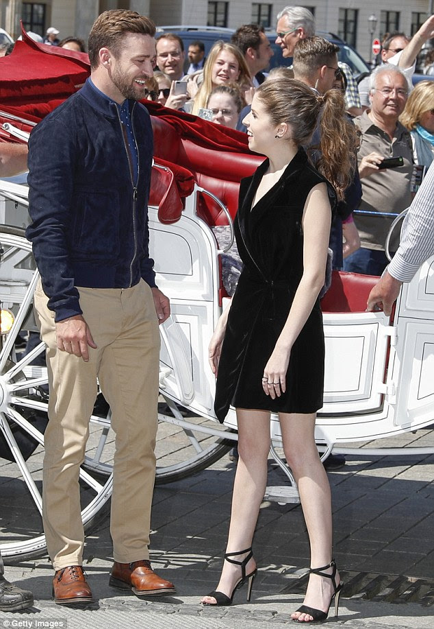 Fairytale ending? The pair stood beside a tourist horse and carriage