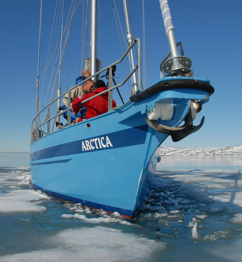 Arctica Expeditions AS - sail boat charter Spitsbergen 