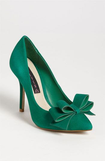 lovely pump with bow 