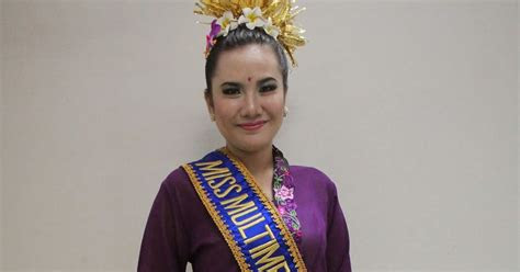 Dibintangi sederet bintang kenamaan tanah air, . "Sewa Busana Betawi dot Com" I Ph. 085211711318 atau 087776761152 dan